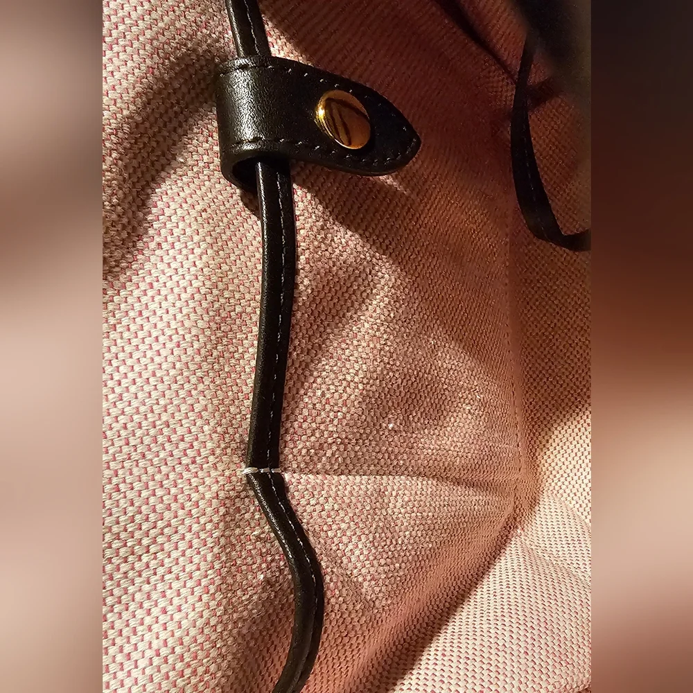 Dooney & Bourke Croc Embossed Learher Janine Handbag strap EUC - Picture 15 of 16